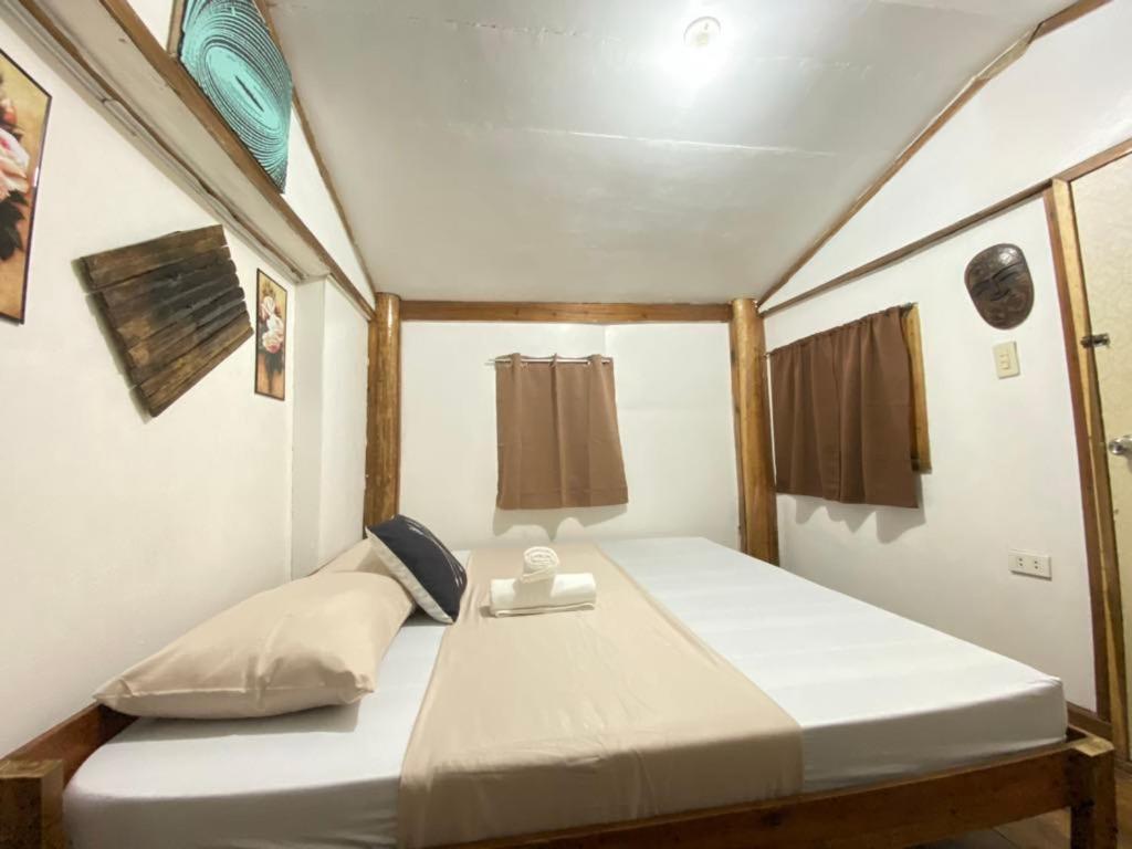 Mil'S Hillside Tourist Inn Сан-Висенте Экстерьер фото