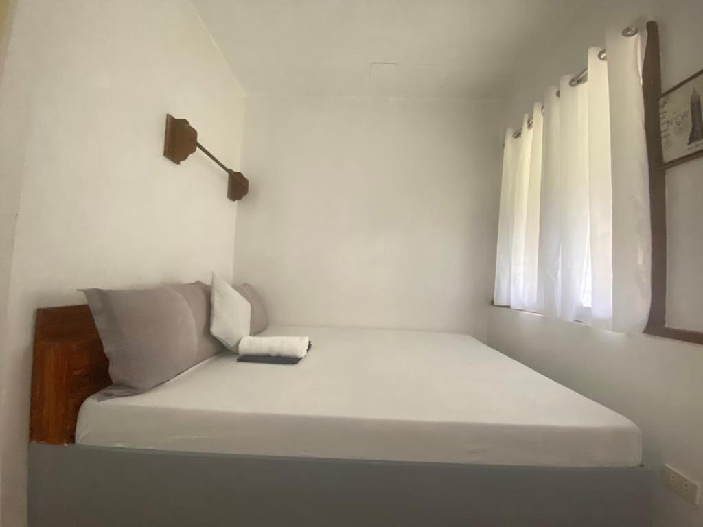 Mil'S Hillside Tourist Inn Сан-Висенте Экстерьер фото